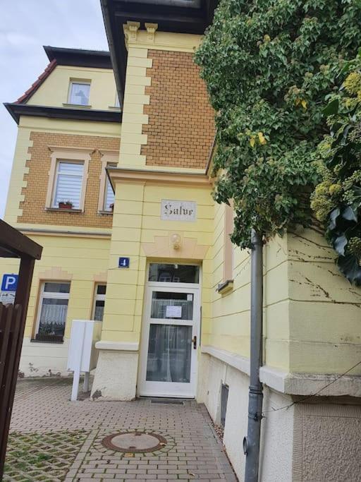 Ferienwohnung Direkt Am Kurpark Mit Gradierwerk Solestadt Bad Dürrenberg Exterior foto
